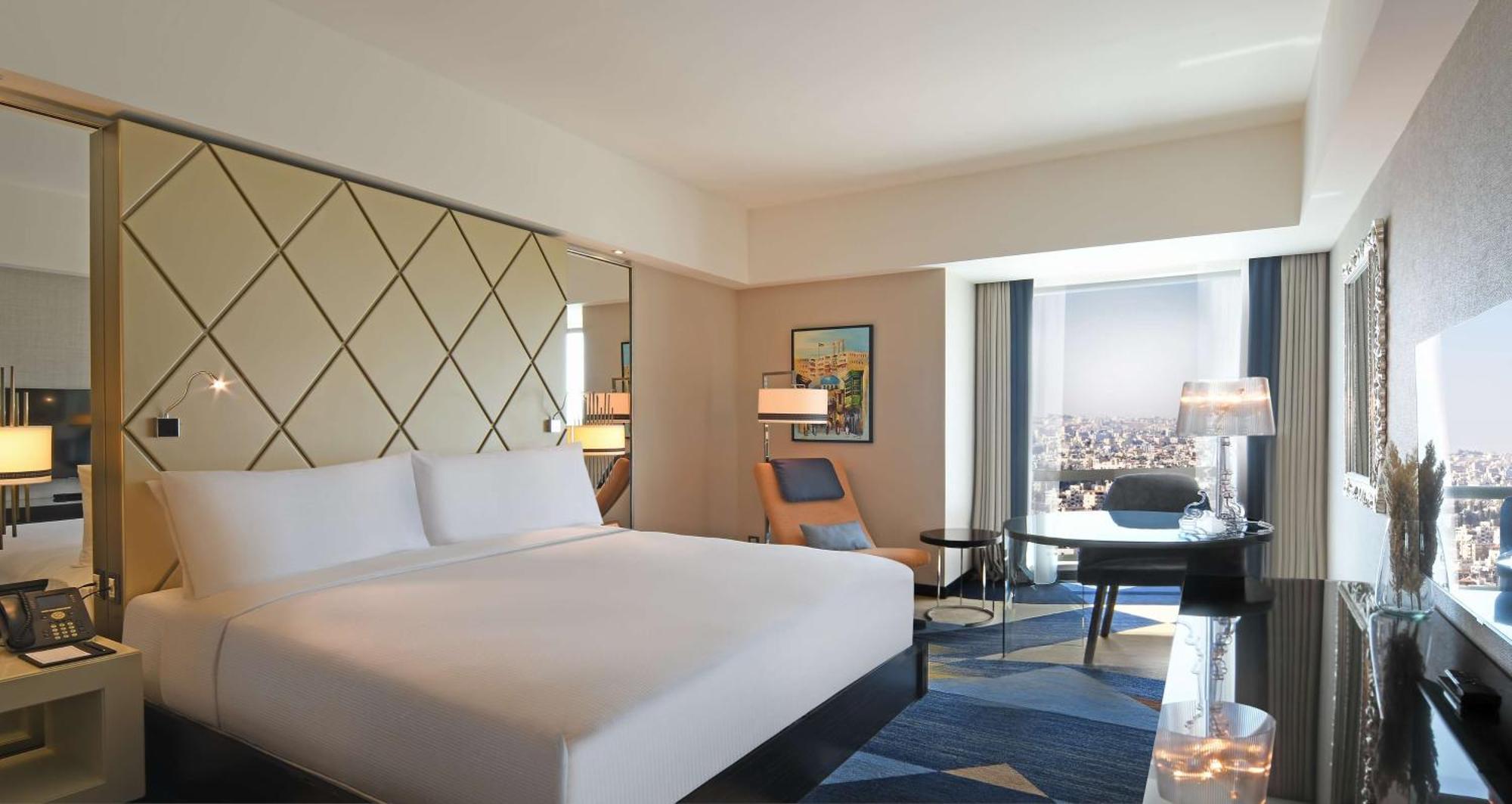 Hilton Hotel 5*